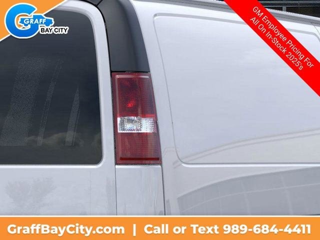 2025 Chevrolet Express Cargo 3500 WT