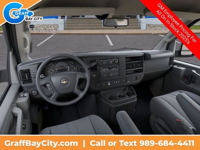 2025 Chevrolet Express Cargo 3500 WT