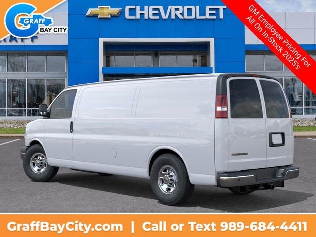 2025 Chevrolet Express Cargo 3500 WT