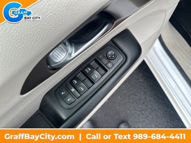 2017 Chrysler Pacifica Touring-L