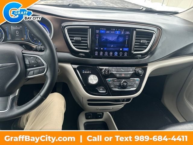 2017 Chrysler Pacifica Touring-L
